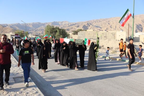  مراسم تشییع پیکر مطهر شهید گمنام در شهرستان بستک