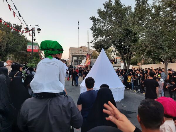 عشاق دلسوخته سیدالشهدا شام غریبان را با آتش زدن خیمه‌‌ها به پایان رساندند