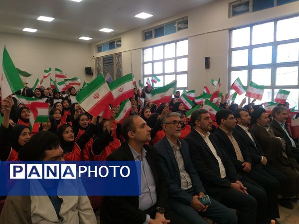 آیین نواختن زنگ ملی مبارزه با استکبار ستیزی در دبیرستان دخترانه متوسطه دوره اول توحید 