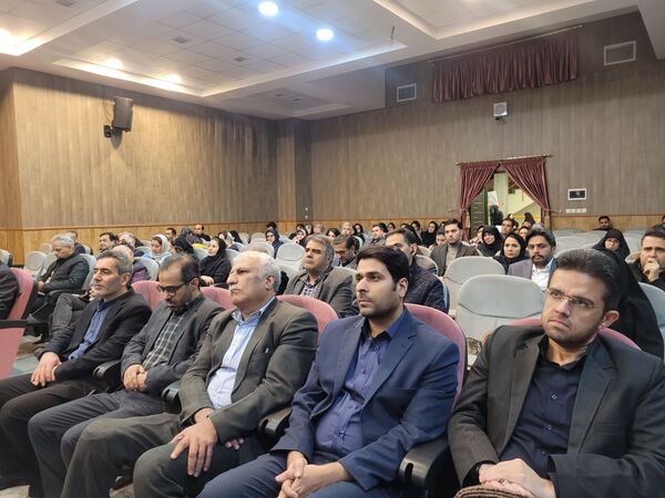 جلسه روسای انجمن مدار ناحیه سه در دبستان مصلی نژاد حضرت زینب
