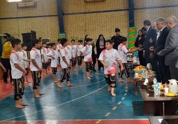 جشن گلریزان در دبستان شهدای بسیج بوشهر