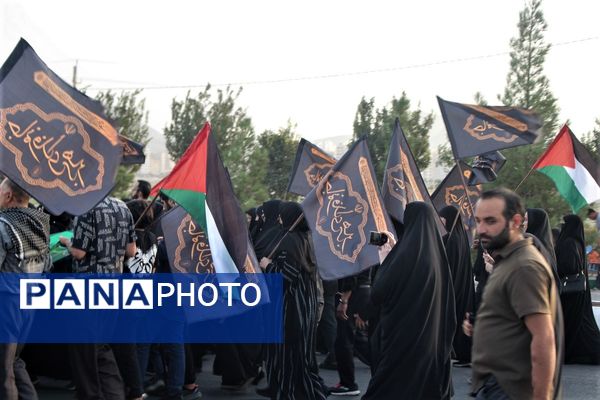 آیین پیاده‌روی اربعین حسینی در بلوار پیامبر اعظم(ص) قم