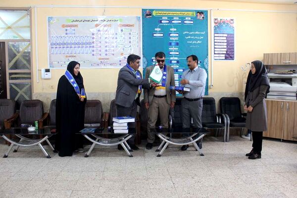 بازدید مدیر سازمان دانش‌آموزی استان و همکاران ستادی از مدارس تشکیلاتی زرند 