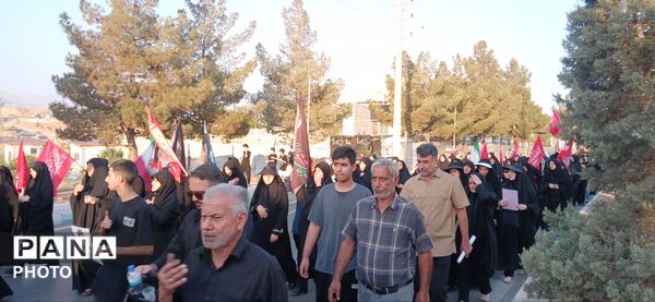 پیاده رویی جاماندگان اربعین حسینی از میدان مادر تا میدان شهرداری  ساوجبلاغ