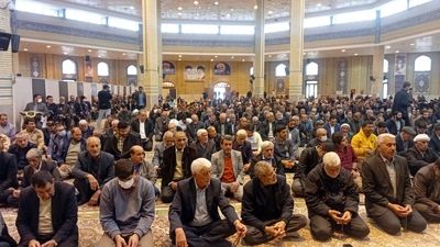 نماز جمعه در مصلی بزرگ امام خمینی شهر ایلام 