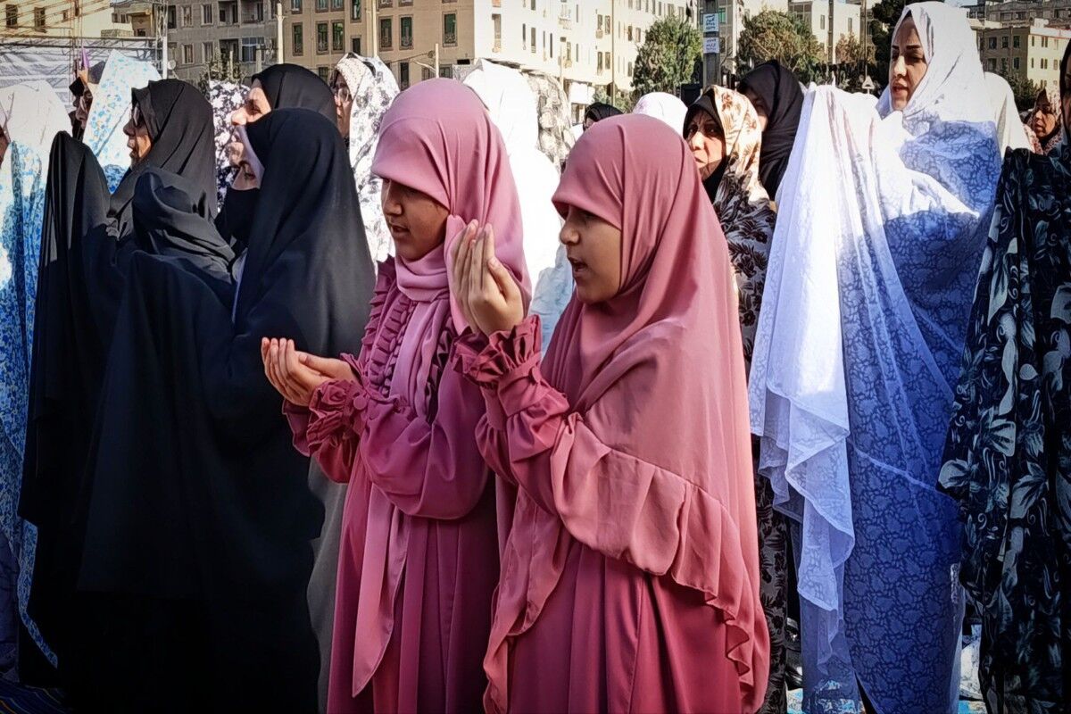 شکوه حضور ملاردی ها در نماز جماعت عید سعید فطر