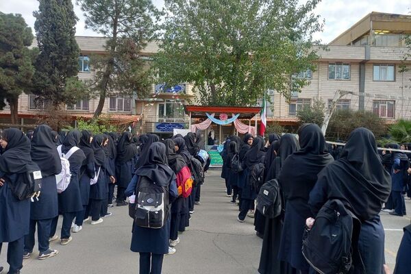 برگزاری جشن آغازین مهرماه در دبیرستان حضرت زینب(س) ناحیه یک شهرری