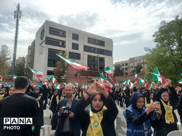 آیین متمرکز استانی جشن عاطفه‌ها در دبیرستان فرزانگان ۴ کرج