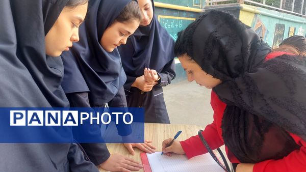 انتخابات انجمن اولیا و مربیان در دبیرستان مستوفی نیشابور 