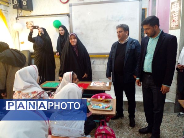  بازارچه کار آفرینی و دست سازه‌های دانش‌آموزی در دبستان دخترانه هدی