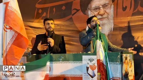 آیین وداع با پیکر دانش آموز شهید محمد حسین دهقان در قم