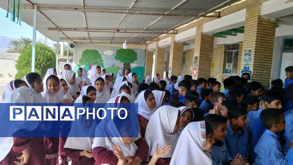 بزرگداشت روز دانش‌آموز در مدرسه شهید مطهری مارم