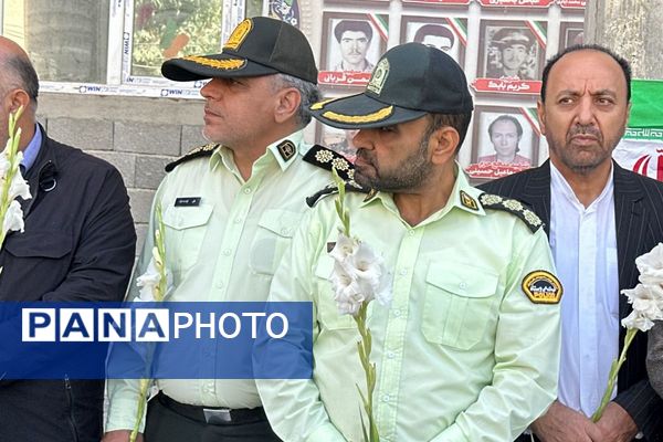 غبارروبی مزار شهدا در امام زاده حسن(ع) نسیم‌شهر