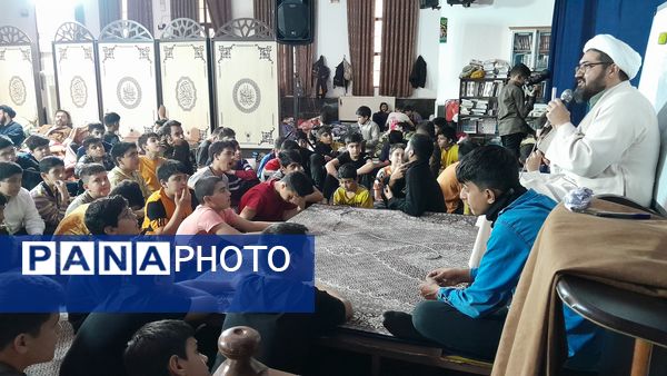 کلاس درس و اخلاق برای معتکفین اعتکاف دانش‌آموزی «سه روز در بهشت»