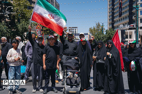 تشییع پیکر رهبر شهید انقلاب در مشهد مقدس-۳
