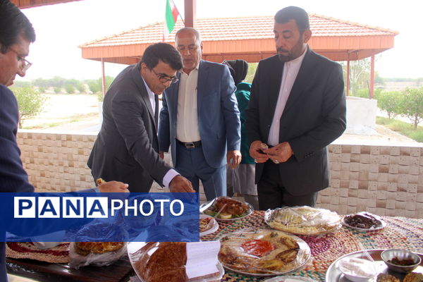 جشنواره غذا و صنایع دستی در اردوی تمشک دختران استان بوشهر