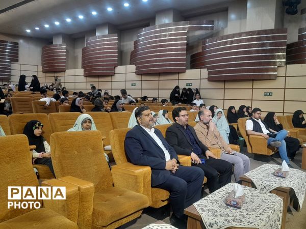 فرشتگان‌زمینی در محفل ملکوتی قرآن و نماز