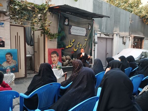طرح تکریم خانواده شهدا با عنوان آبروی محله