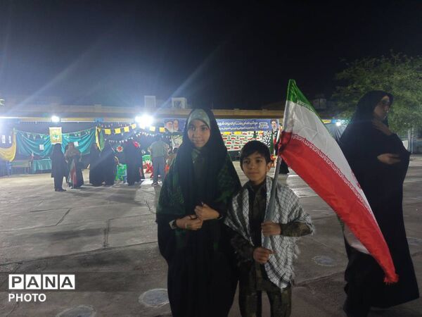 مراسم چهلم شهدای دانش‌آموز در مدرسه امام رضا (ع) یزد