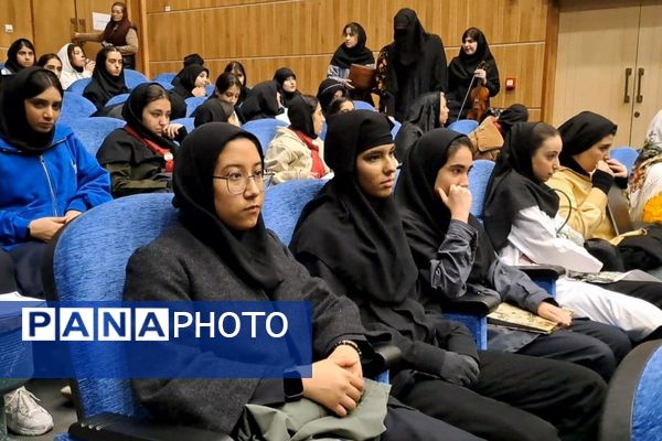  جشنواره «فردا»؛ جایی که خلاقیت دانش‌آموزان شهرقدس به صحنه آمد.