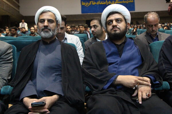 مراسم تقدیر از نخبه قرآنی دانشگاه فرهنگیان یزد 