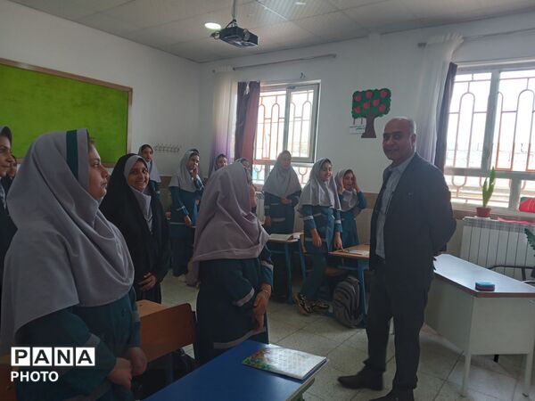 هفته ی نیروی انتظامی در آموزشگاه زهرا عبداللهیان ارغا