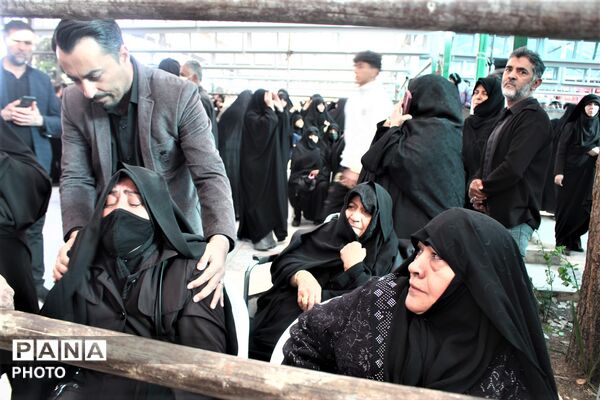 آیین خاکسپاری کودک شهید سه ساله جنگ رمضان در قم