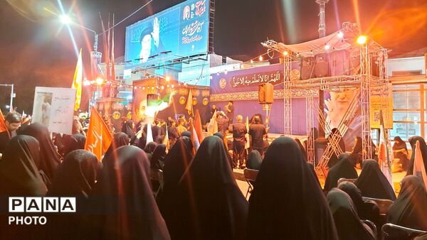 مشهدی‌ها شب گذشته چشم‌انتظار رهبر شهیدشان بودند
