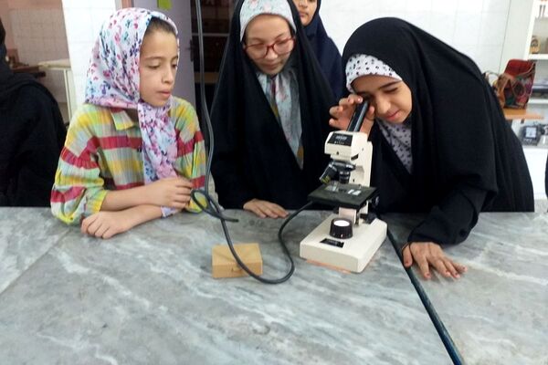 برگزاری کارگاه کار با میکروسکوپ در پژوهش‌سرای دانش‌آموزی بو‌علی سینای ملارد