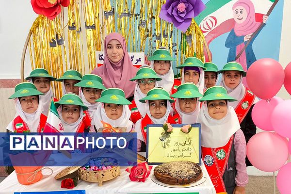 برگزاری آیین باشکوه روز دانش‌آموز در فیروزکوه؛ زنگ استکبارستیزی در این مدرسه طنین‌انداز شد