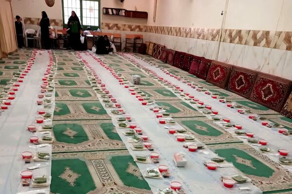 سفره افطار در دبستان شاهد بهنام محمدی ناحیه 2 کرج 