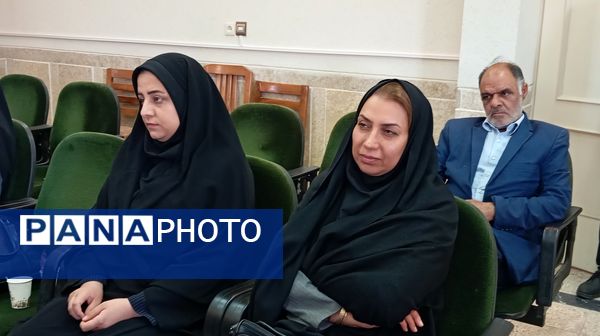 نشست توانمندسازی مدیران و مشاوران مدارس بن با محوریت پیشگیری از آسیب‌های اجتماعی