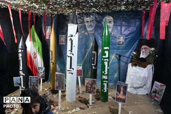 اجتماع باشکوهی فرهنگیان استان البرز در چهلم شهادت رهبر و دانش‌آموزان میناب