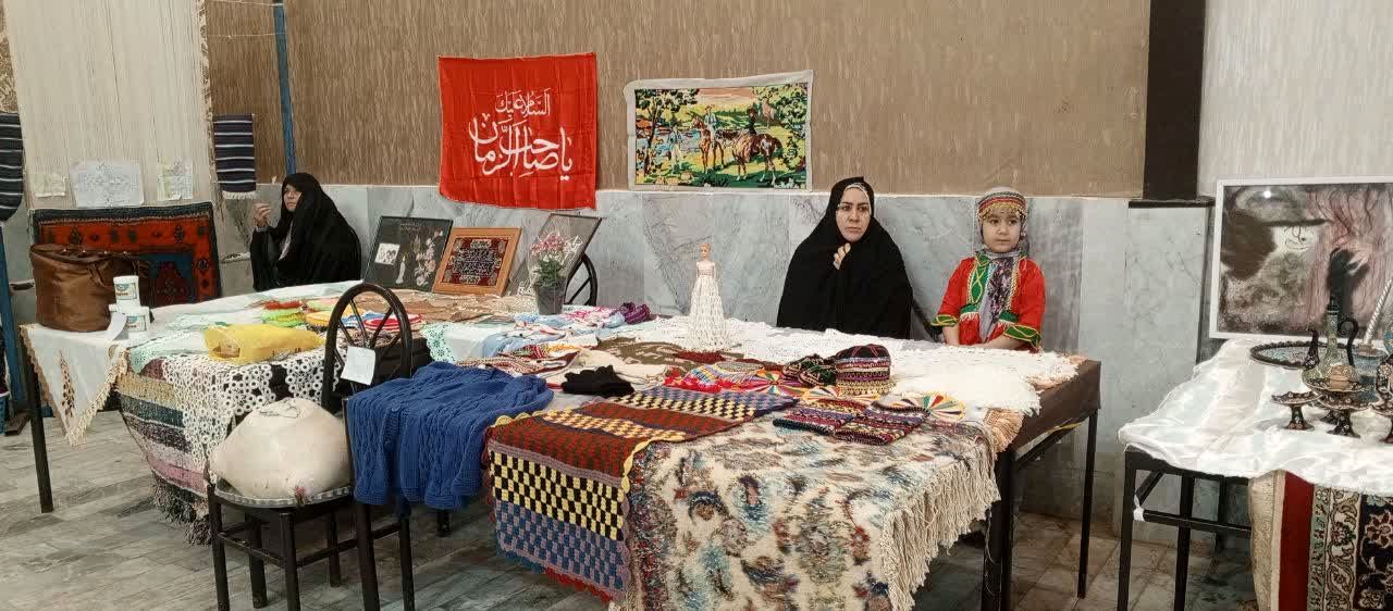 جشنواره بومی محلی و جشن دهه فجر در شهر تیتکانلو