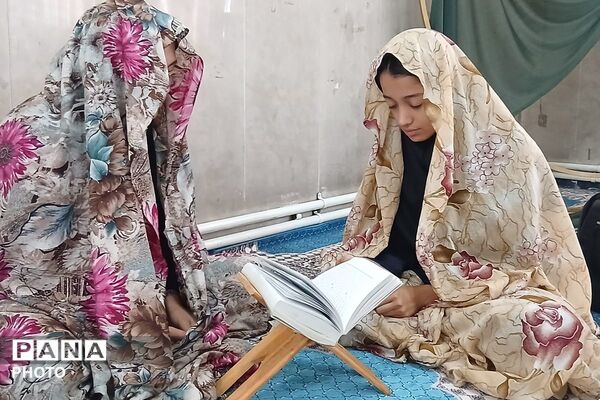 آیین بازگشایی مهر، نماز جماعت و محفل انس با قرآن در هنرستان دخترانه اولیا ۳ کهریزک