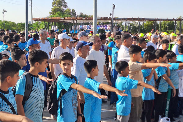 همایش پیاده‌روی خانوادگی در شیراز 