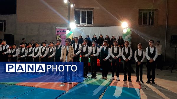 برگزاری جنگ شادی خانوادگی در مصلی شهر سلامی به مناسبت عید سعید فطر