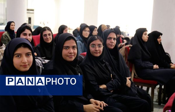 آیین تجلیل از برگزیدگان جشنواره‌های فرهنگی و هنری شمال‌غرب کشور در تبریز