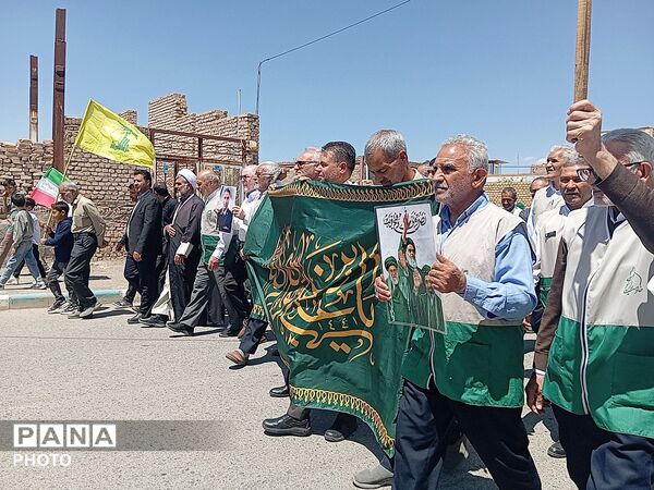کاروان «در پناه خورشید» میهمان رزق‌آباد کاشمر شد