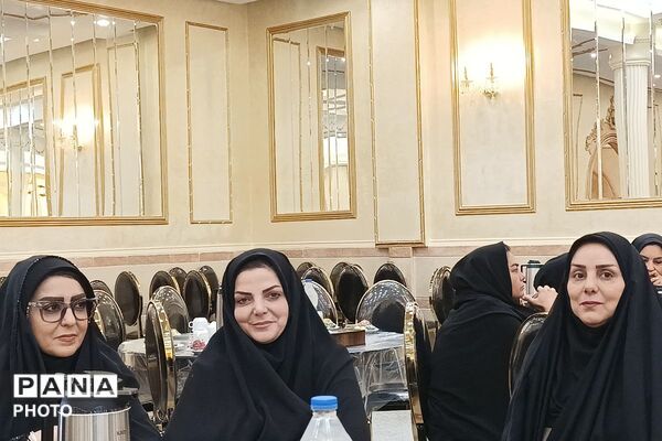جلسه هم‌اندیشی مدیران مدارس ابتدایی ورامین 