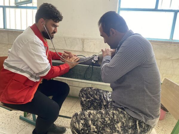 اعزام کاروان سلامت جمعیت هلال احمر مانه و سملقان به مناطق محروم بربر قلعه