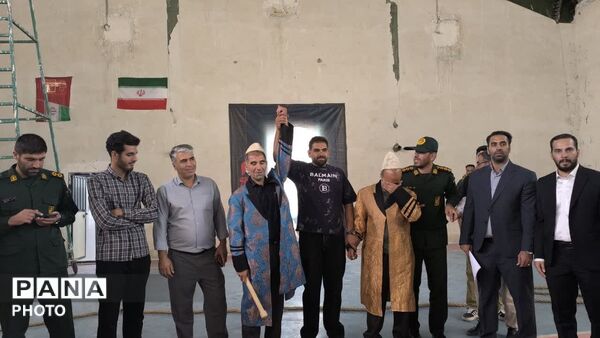 همایش بزرگ پیاده‌ روی خانوادگی به مناسبت هفته دفاع مقدس در بیرانشهر