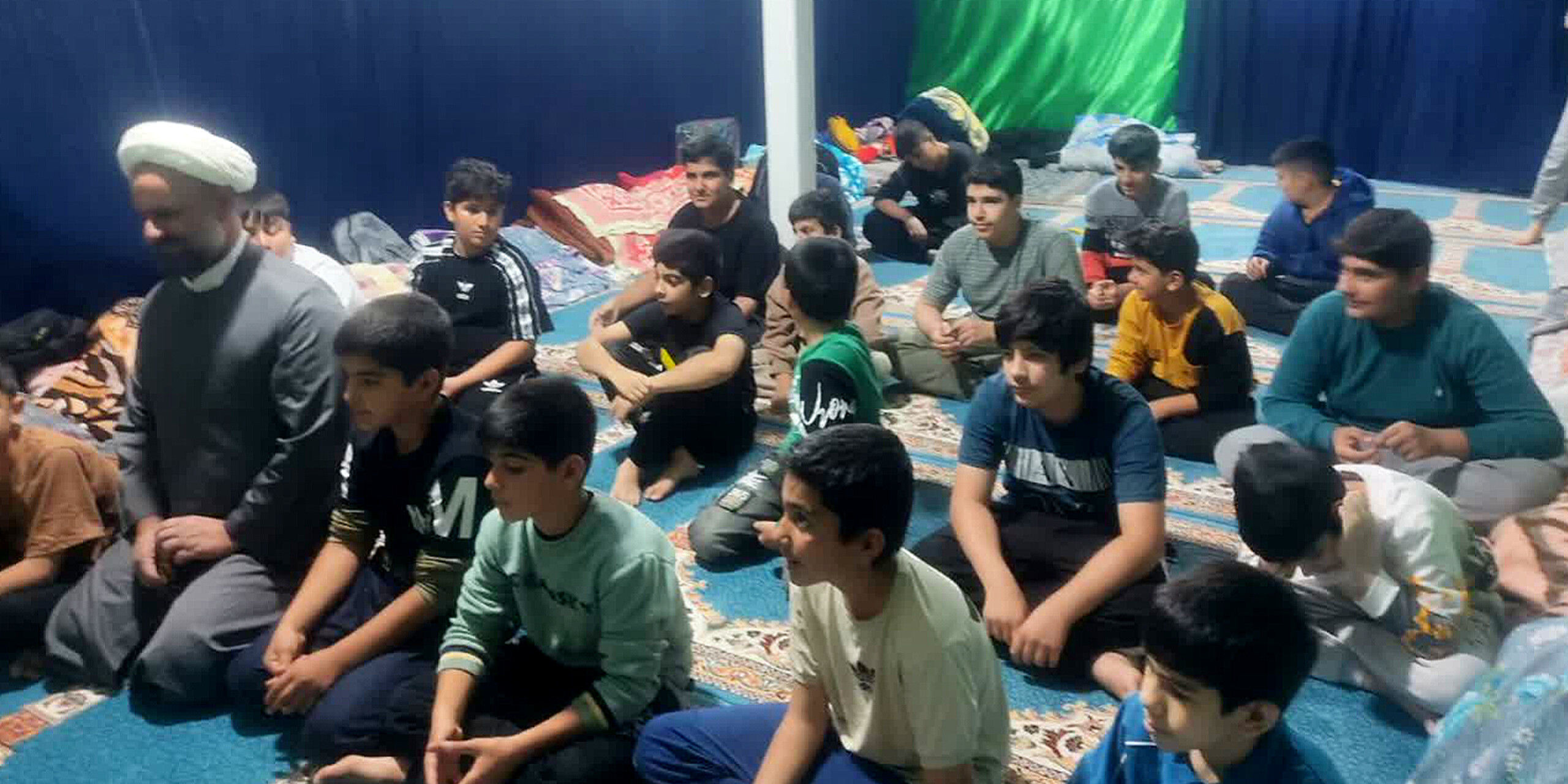 شبی سرشار از معنویت پایان اعتکاف دانش آموزان در روستاهای مختلف شهرستان دره‌شهر 