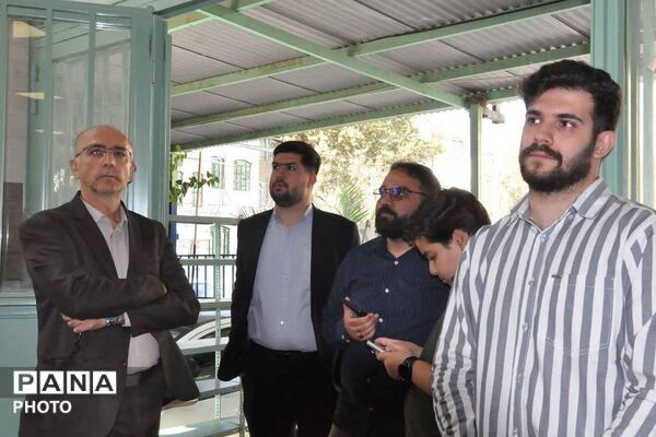 گرامیداشت شهدای والامقام و افتتاح زمین چمن مصنوعی و اتاق ورزش دبیرستان منتظرین شاهد ورامین