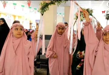 جشن باشکوه «یاوران انقلاب» در مدرسه هدف