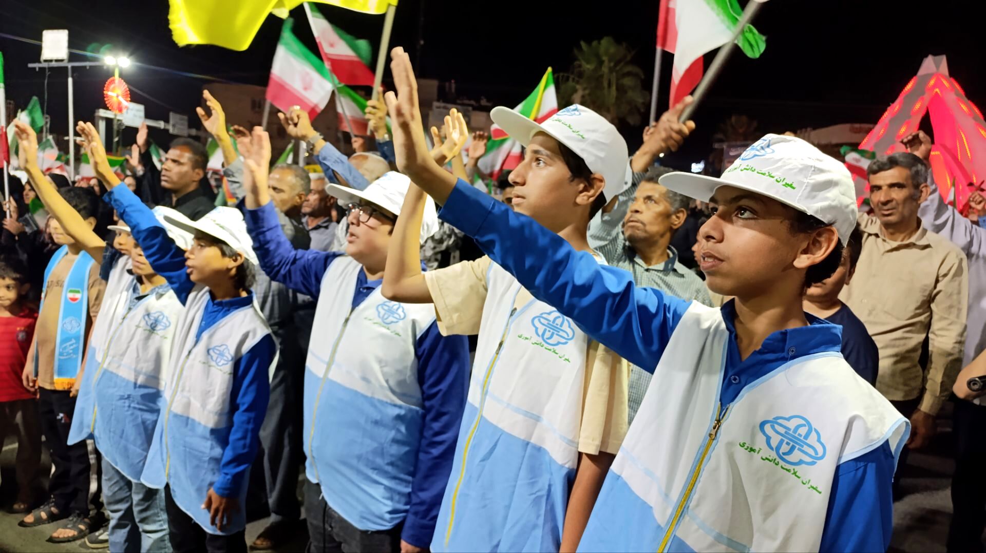 حضور فعال سفیران و مراقبین سلامت رودان در برنامه‌های هفته سلامت