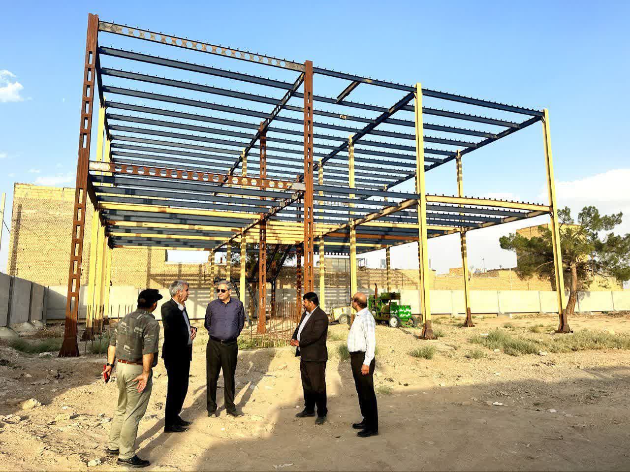 بازدید فرماندار شهرستان کاشمر از پروژه‌های عمرانی آموزش و پرورش شهرستان کاشمر 