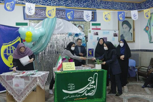  مراسم ولادت دخت نبوت بانوی دو عالم همسر ولایت توسط دانش‌آموزان انجمن اسلامی فیروزکوه