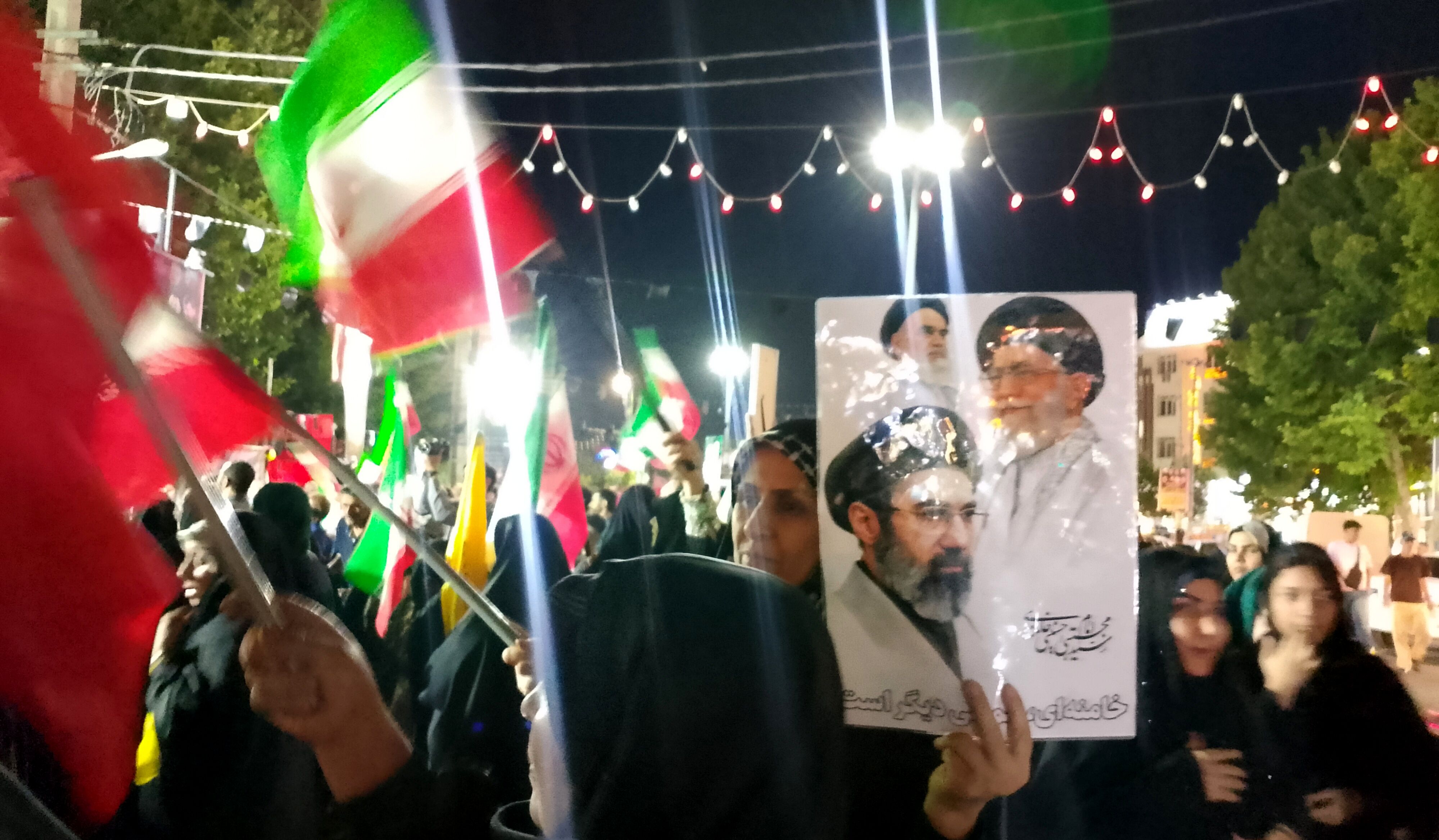 امیریه در هشتاد و هشتمین شبِ همدلی با نجوای امید و همبستگی در سکوتِ شهر غوغا کرد