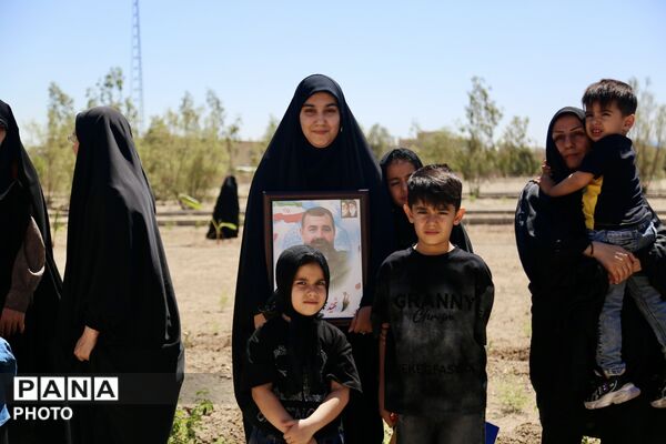 آیین کاشت 168 نهال به یاد دانش‌آموزان شهید میناب در اردوگاه 15خرداد قم